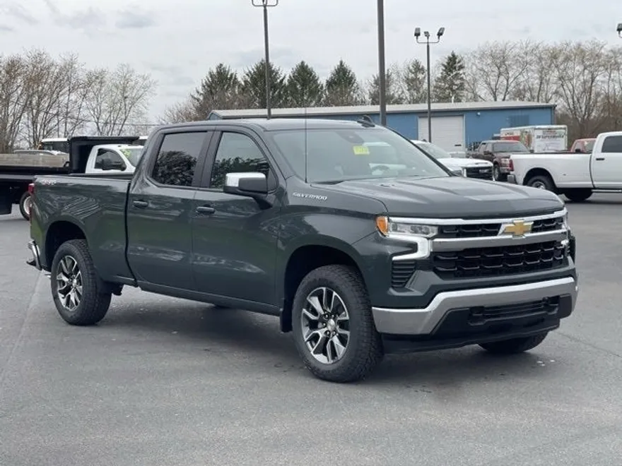 2025 Chevrolet Silverado 1500 LT photo 1
