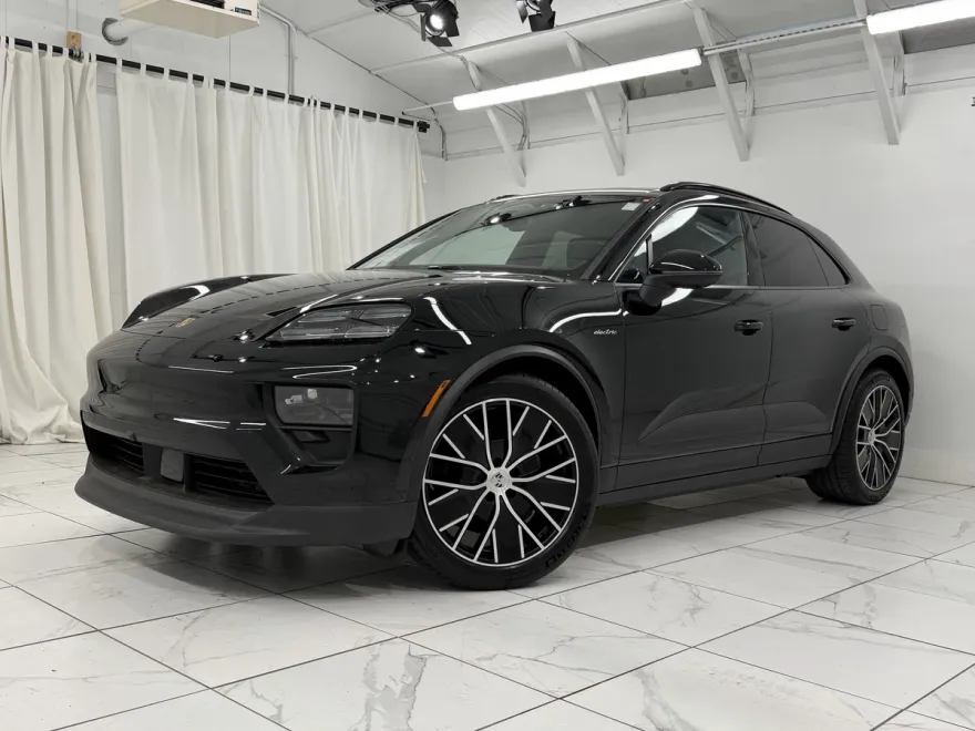 2025 Porsche Macan Electric photo 1