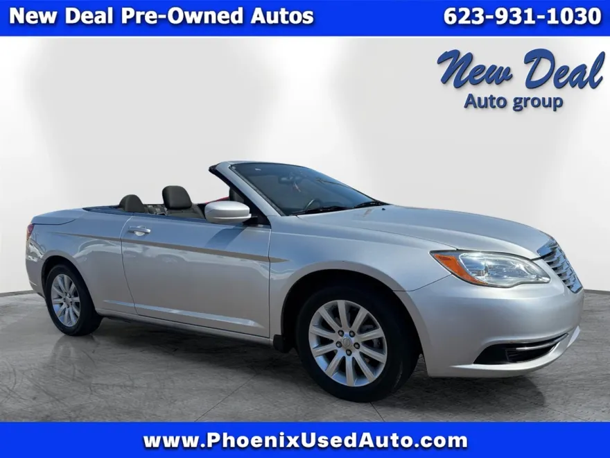 2012 Chrysler 200 Touring photo 1