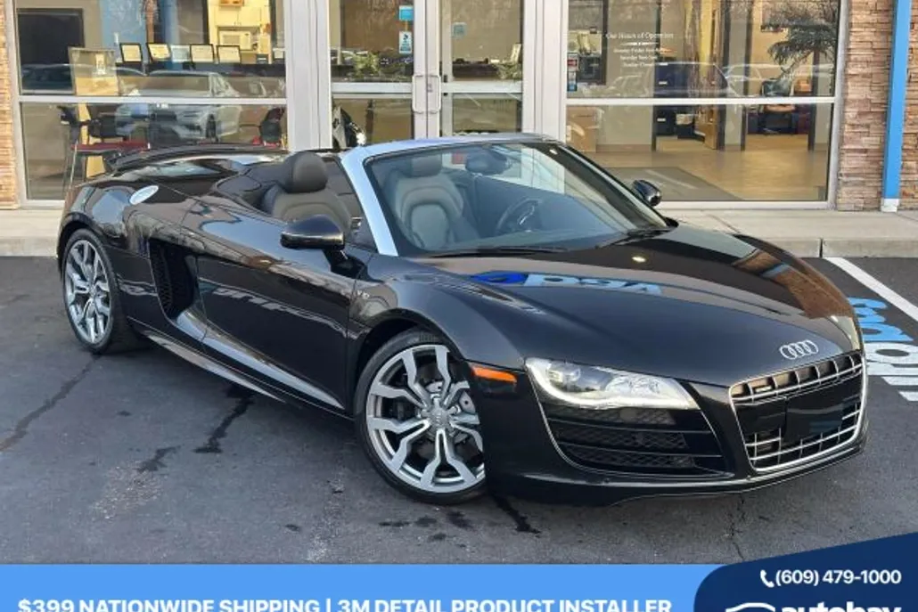 2011 Audi R8 5.2 Quattro Spyder photo 1