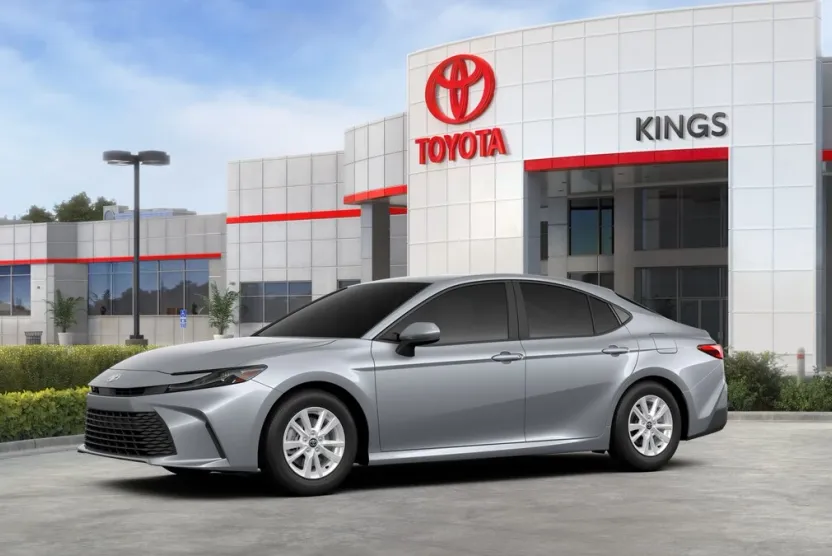 2026 Toyota Camry LE photo 1