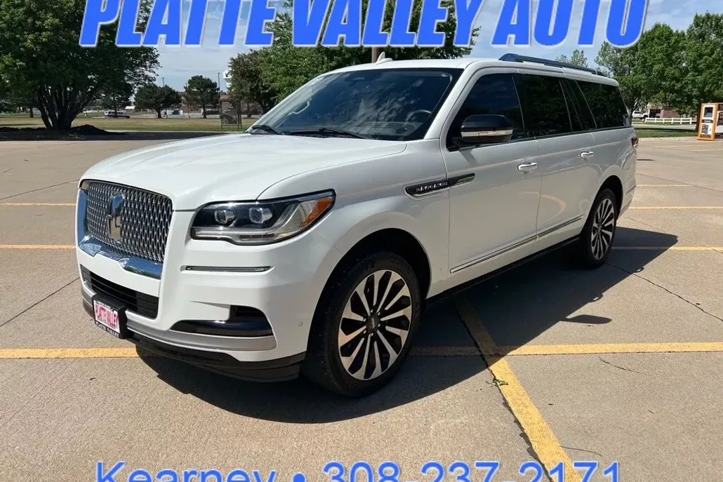 2022 Lincoln Navigator Reserve L photo 1