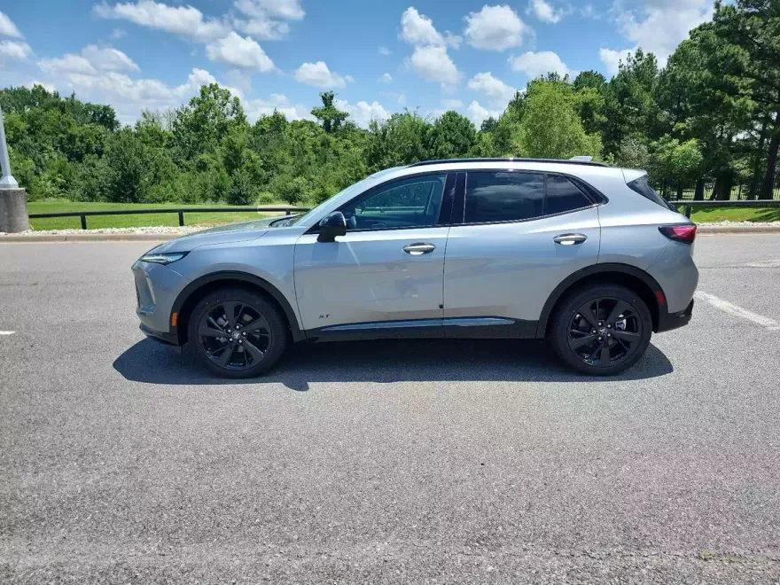 2025 Buick Envision Sport Touring photo 1