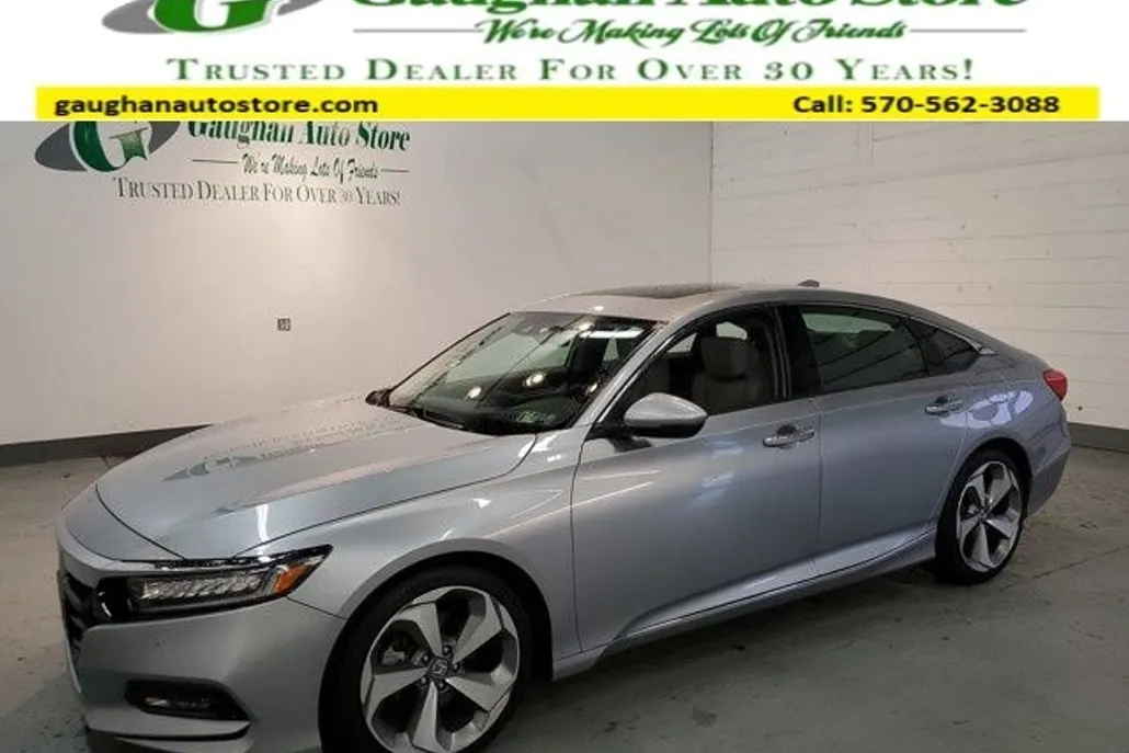 2018 Honda Accord Touring photo 1