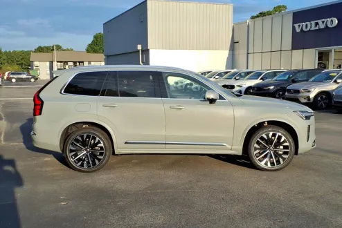 2026 Volvo XC90 Plus photo 1