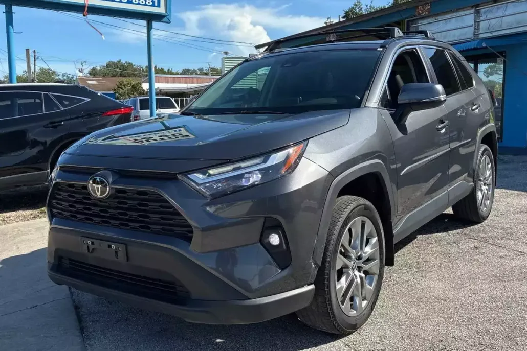 2024 Toyota RAV4 XLE Premium photo 1