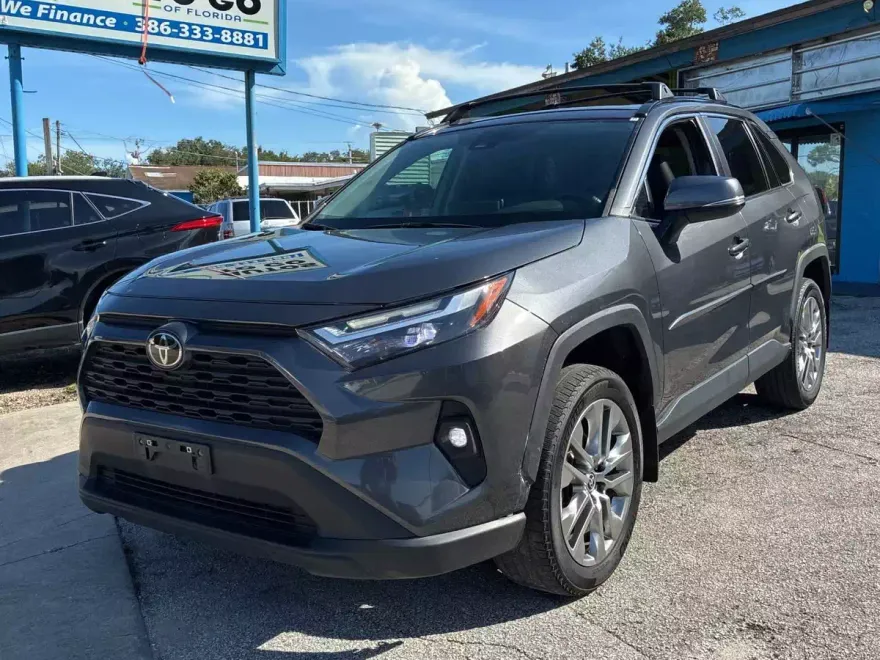 2024 Toyota RAV4 XLE Premium photo 1