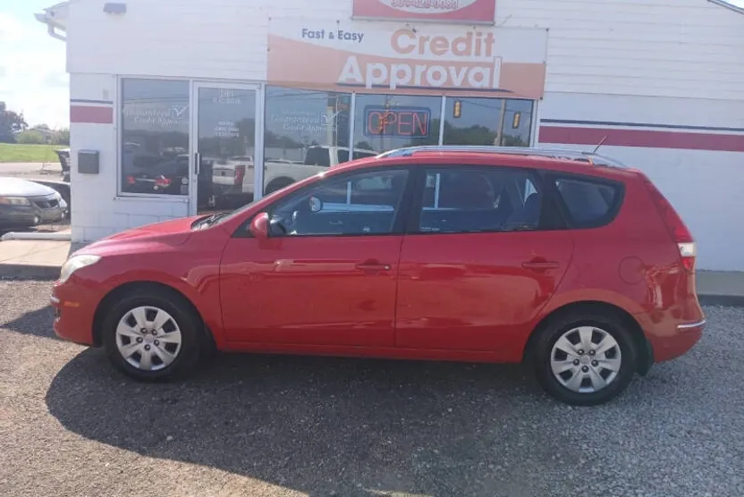 2011 Hyundai Elantra Touring GLS photo 1