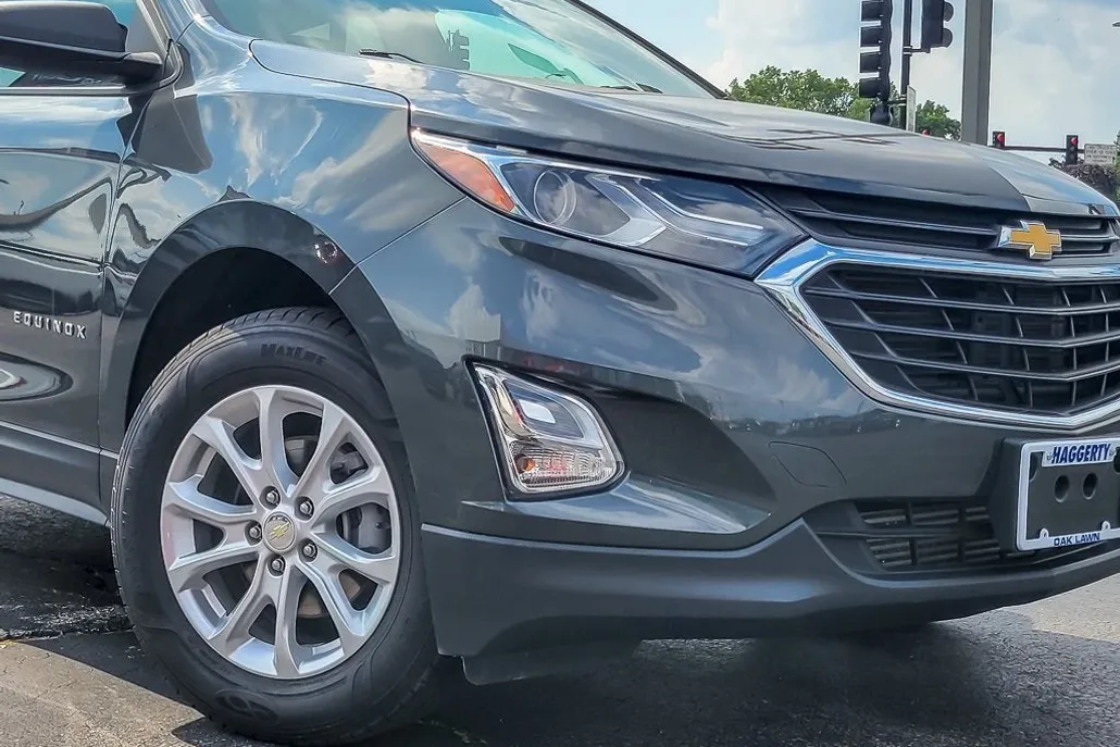 2020 Chevrolet Equinox LS photo 1