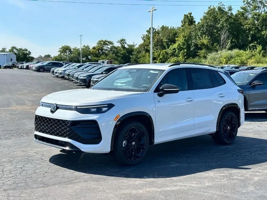 2025 Volkswagen Tiguan SE R-Line Black photo 1