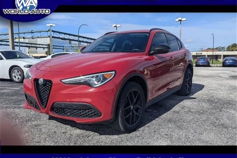 2021 Alfa Romeo Stelvio photo 1