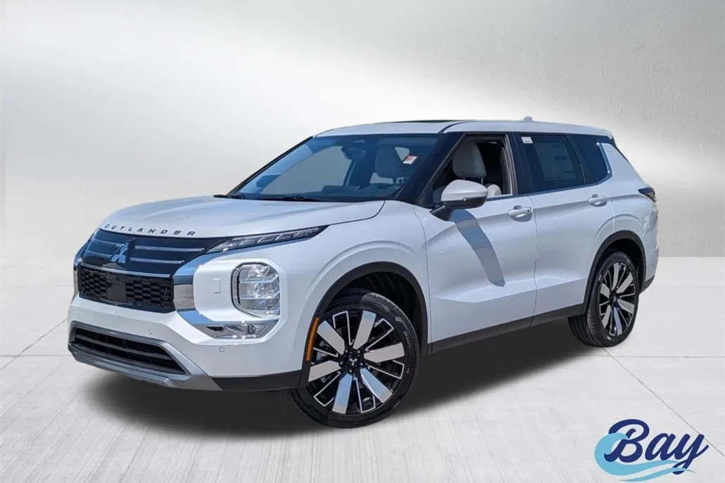 2025 Mitsubishi Outlander SE photo 1