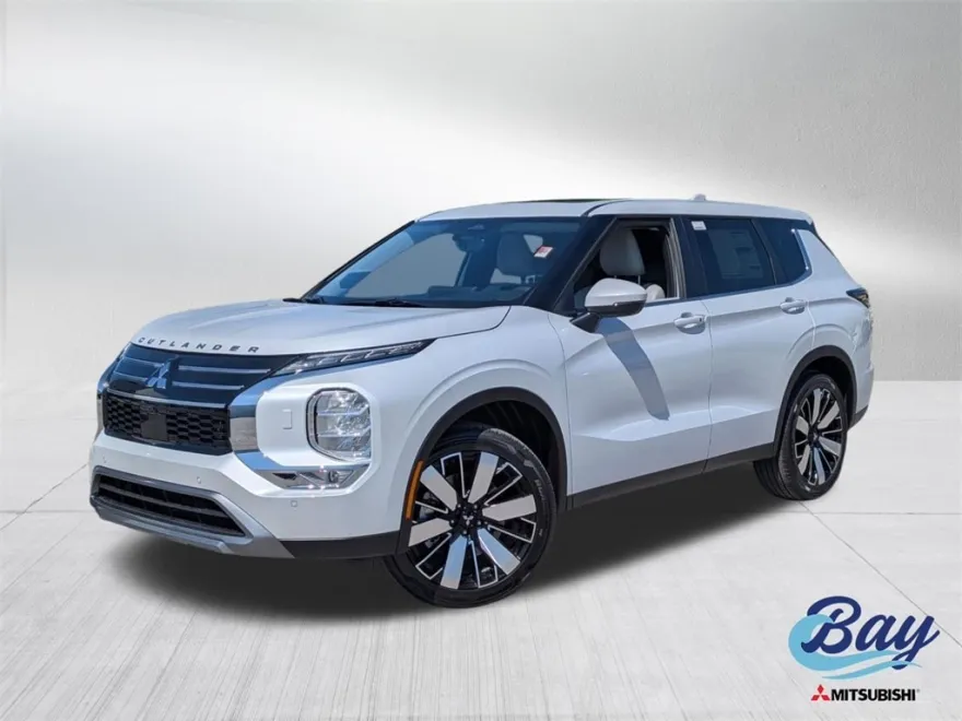 2025 Mitsubishi Outlander SE photo 1