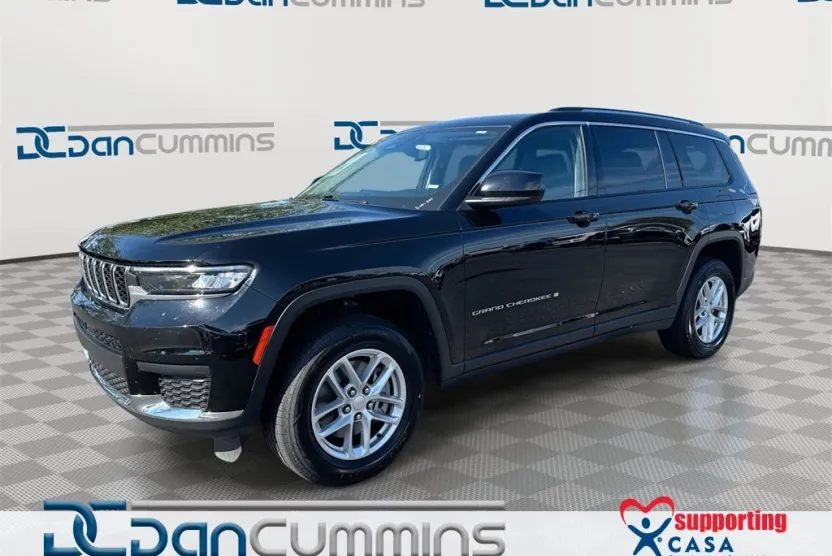 2023 Jeep Grand Cherokee Laredo Altitude photo 1
