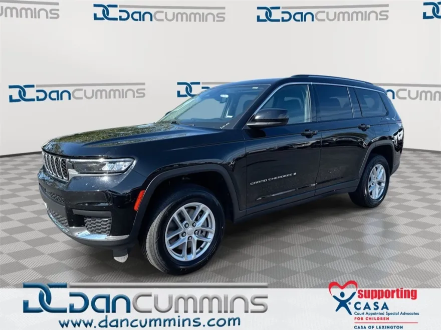 2023 Jeep Grand Cherokee Laredo Altitude photo 1