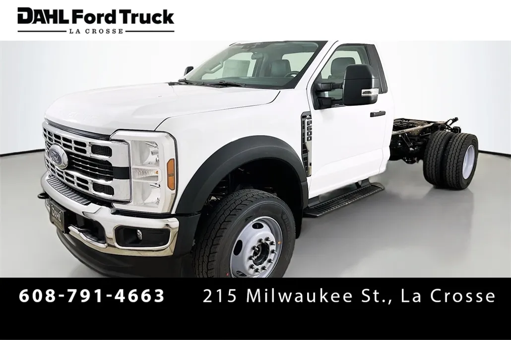 2025 Ford F-600 photo 1