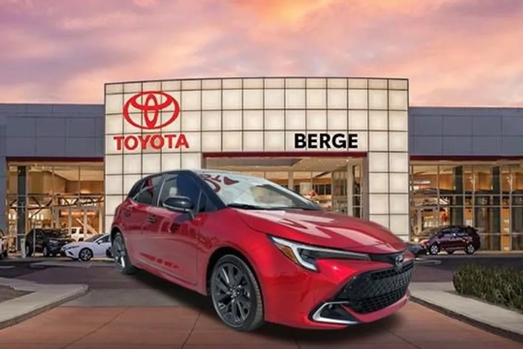 2025 Toyota Corolla XSE photo 1