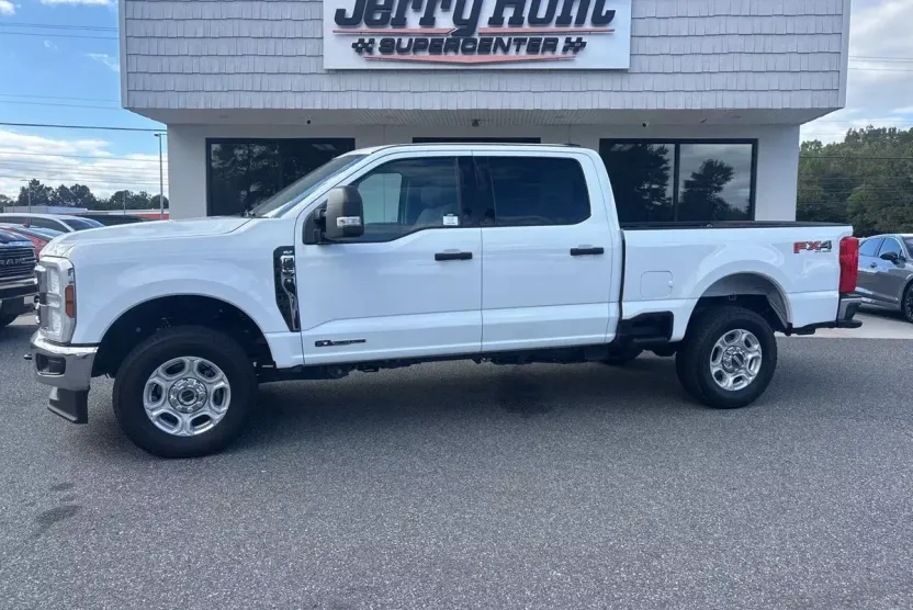 2025 Ford F-250 photo 1