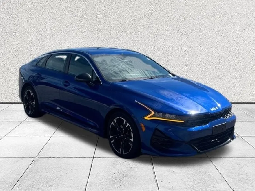 2022 Kia K5 GT-Line photo 1
