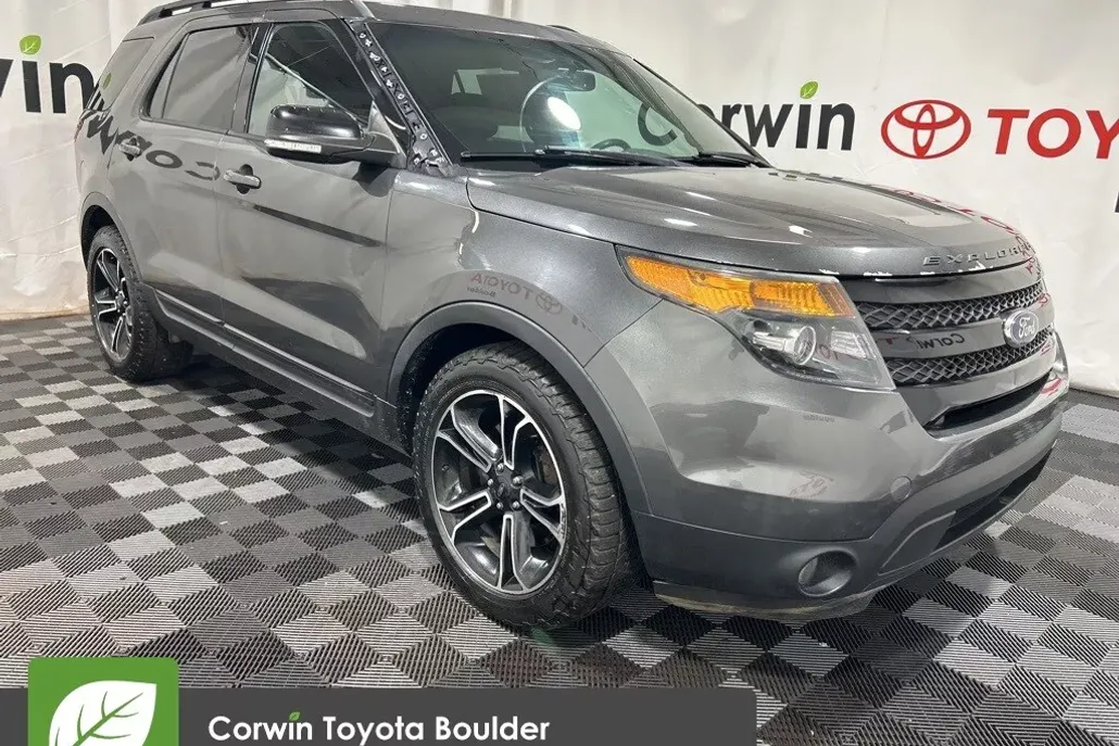 2015 Ford Explorer Sport photo 1