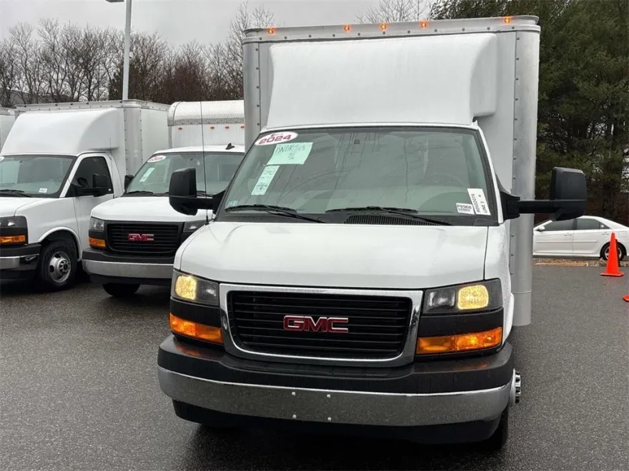 2024 Gmc Savana 3500 photo 1