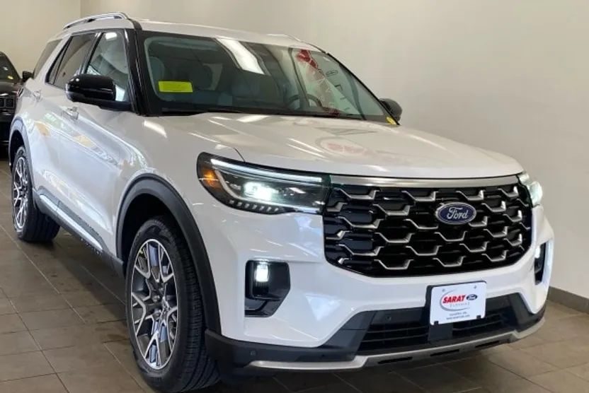 2025 Ford Explorer Platinum photo 1