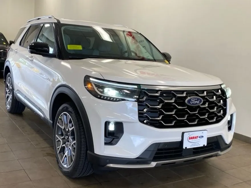 2025 Ford Explorer Platinum photo 1