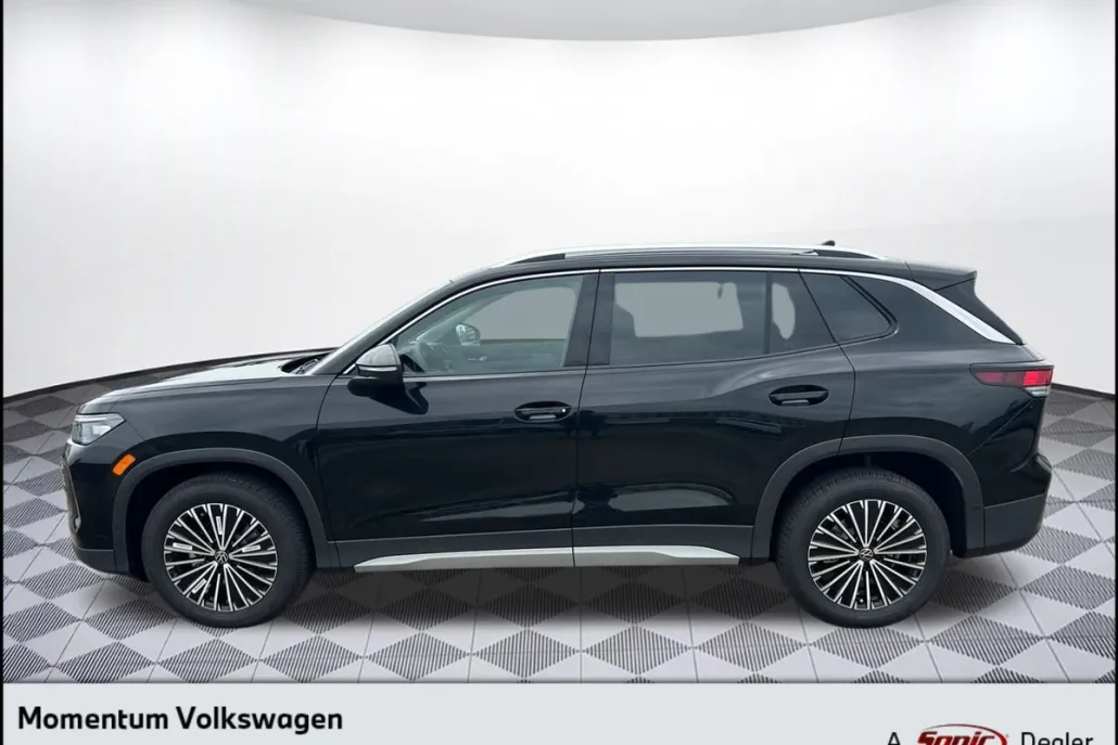 2025 Volkswagen Tiguan S photo 1