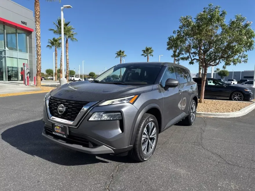 2021 Nissan Rogue SV photo 1