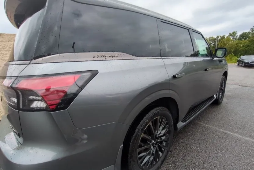 2026 Infiniti QX80 photo 1