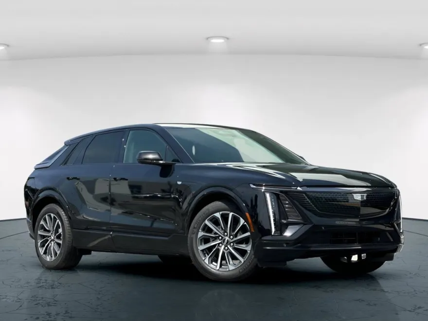 2025 Cadillac Lyriq Sport photo 1