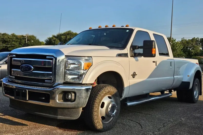 2016 Ford F-350 Lariat photo 1