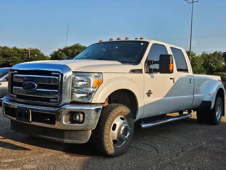 2016 Ford F-350 Lariat photo 1