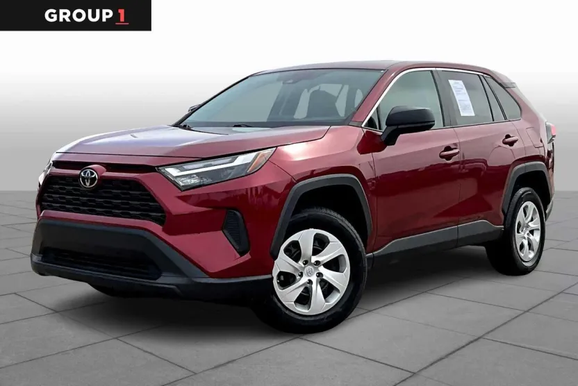 2023 Toyota RAV4 LE photo 1