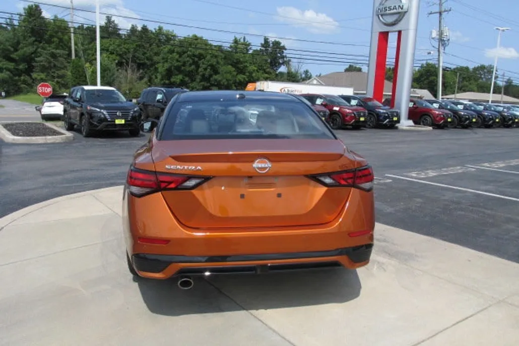 2024 Nissan Sentra SR photo 1