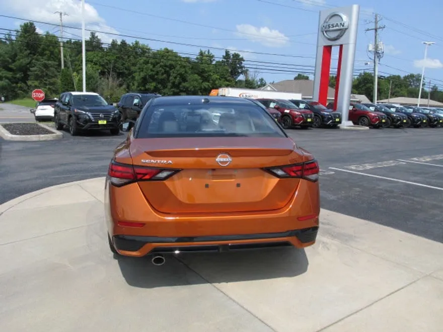 2024 Nissan Sentra SR photo 1