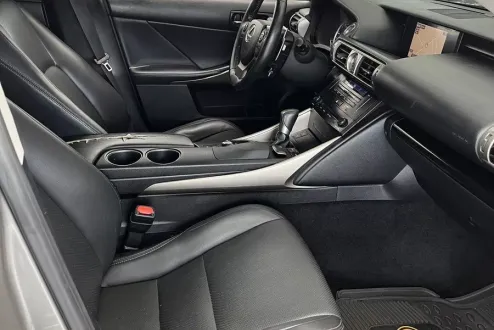 2014 Lexus IS 250 photo 3