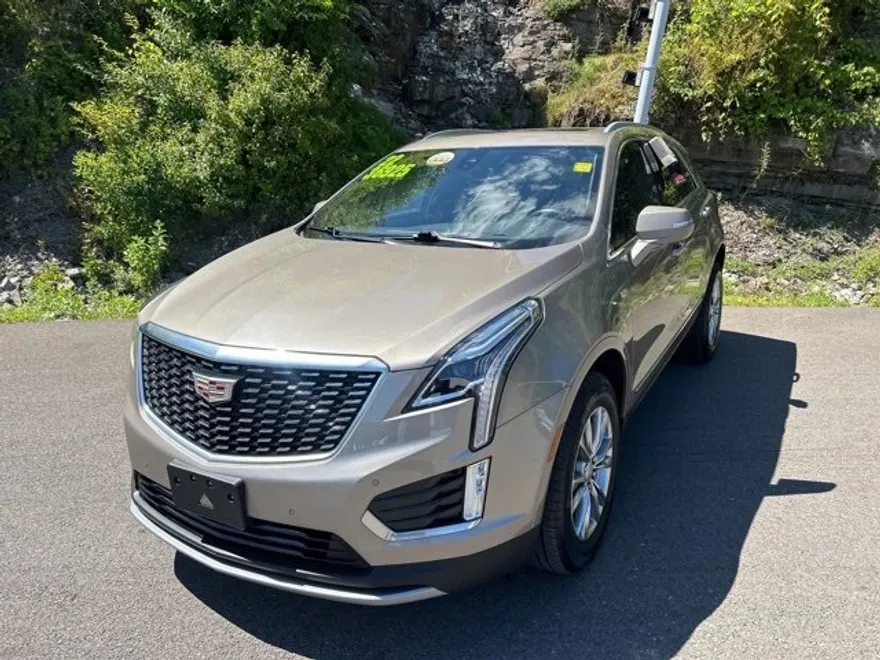 2022 Cadillac XT5 Premium Luxury photo 1