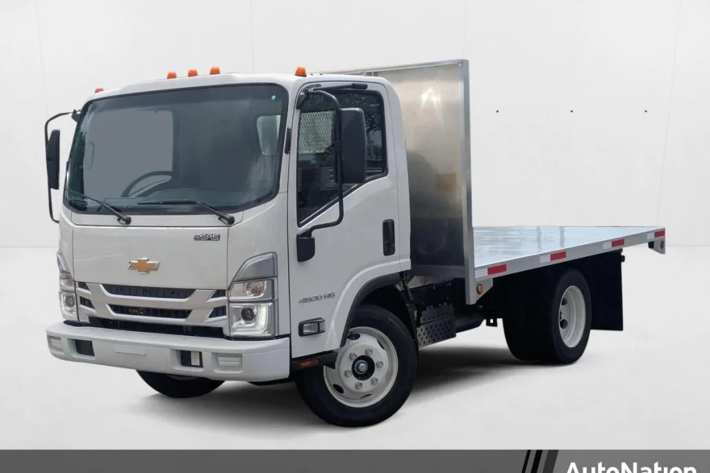 2025 Chevrolet Silverado 4500HD photo 1