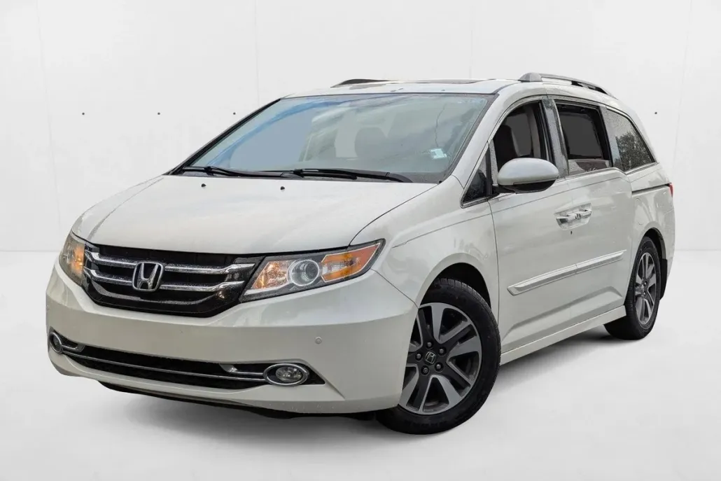 2014 Honda Odyssey Touring photo 1