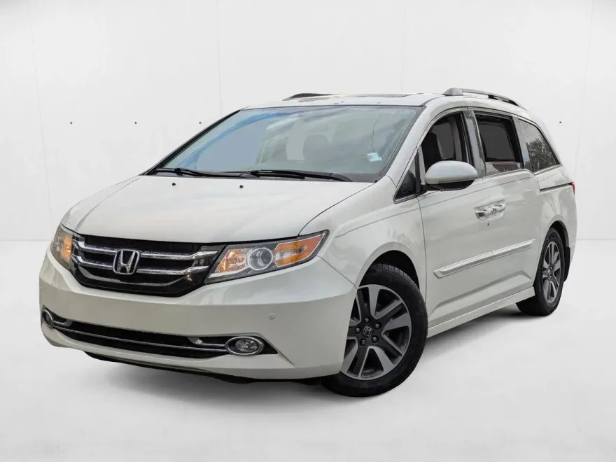 2014 Honda Odyssey Touring photo 1