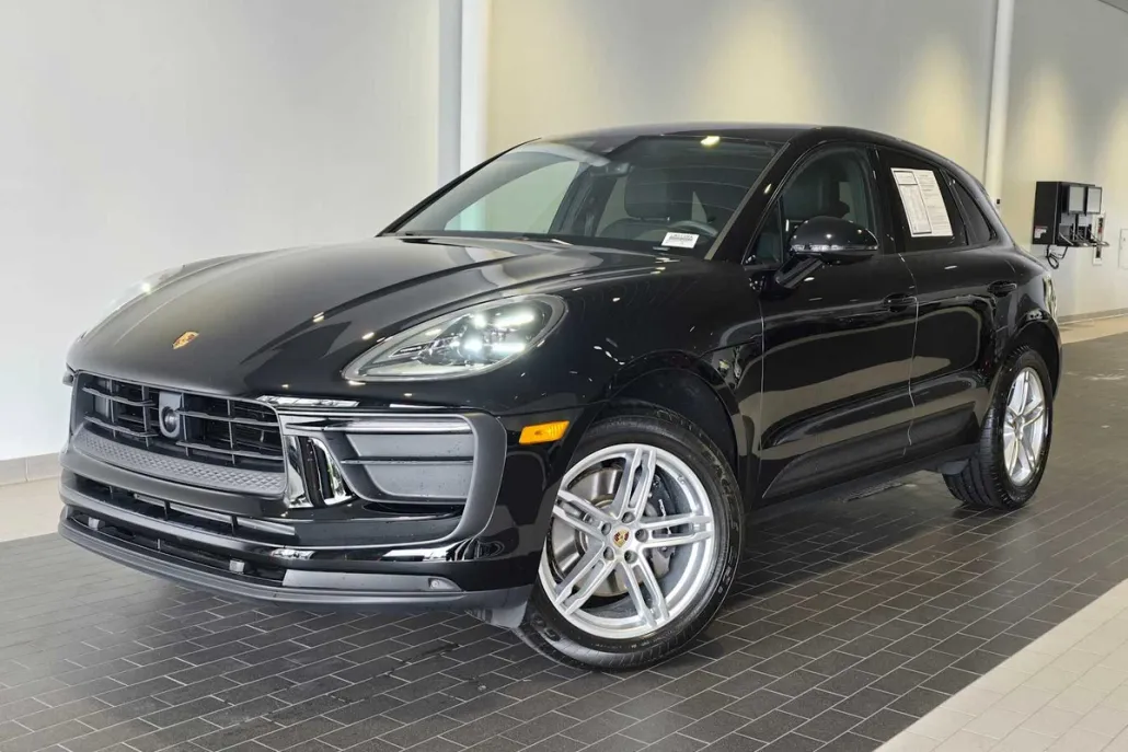 2025 Porsche Macan Base photo 1
