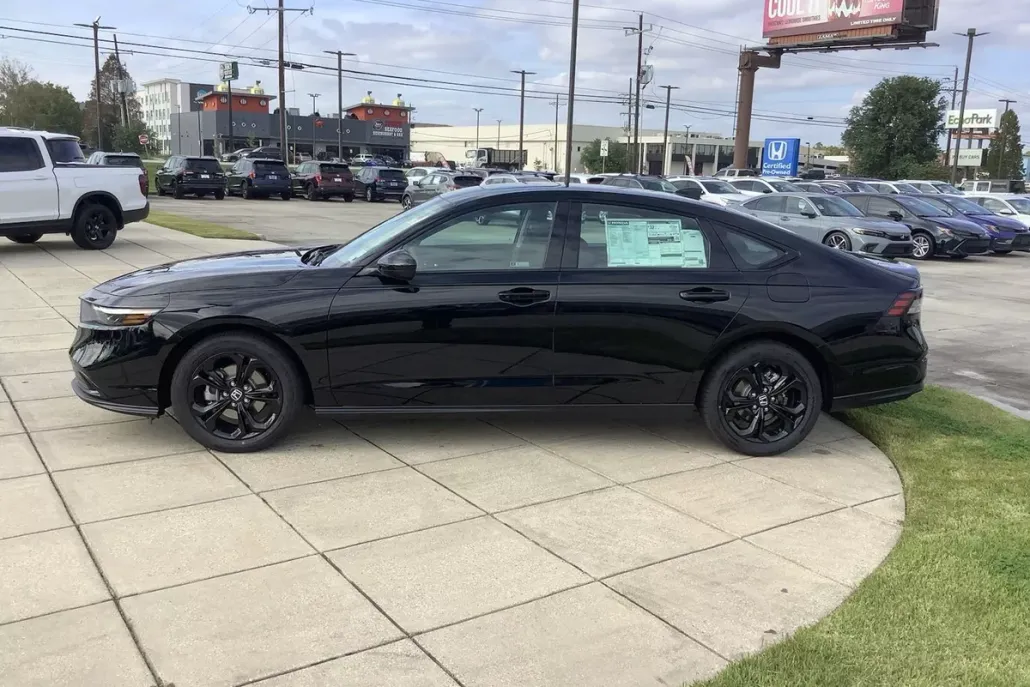 2025 Honda Accord SE photo 1