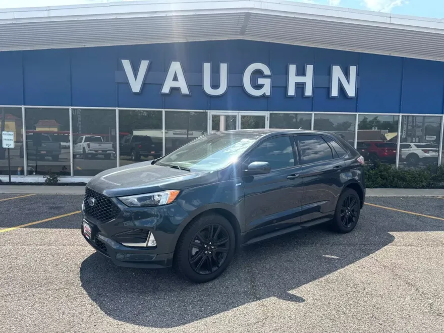 2024 Ford Edge ST photo 1