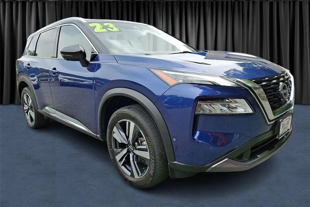2023 Nissan Rogue SL photo 1
