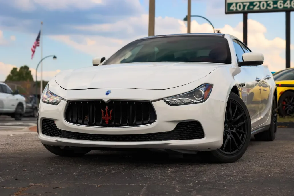 2016 Maserati Ghibli photo 1