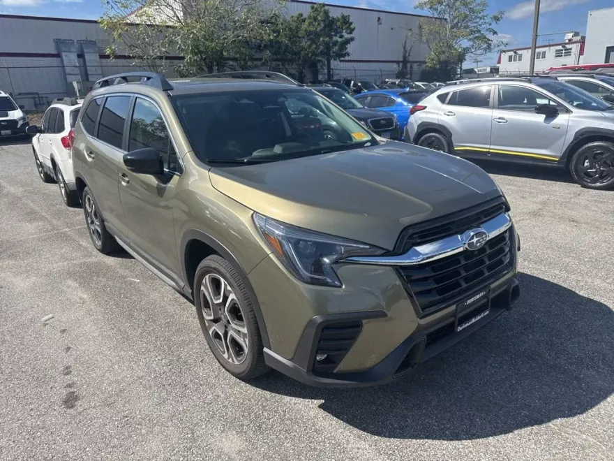 2025 Subaru Ascent Limited photo 1