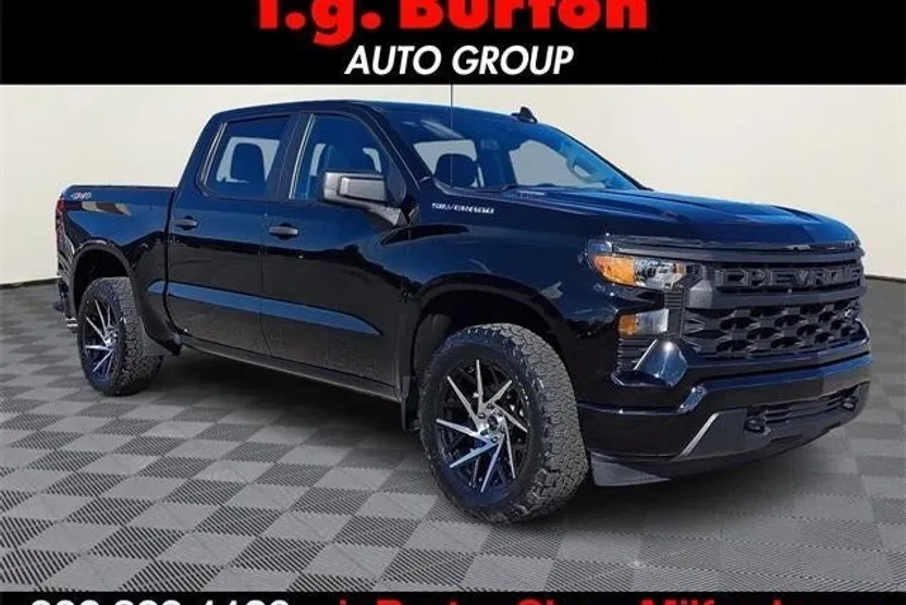 2025 Chevrolet Silverado 1500 Custom photo 1