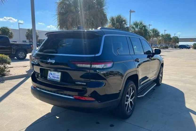 2024 Jeep Grand Cherokee Limited photo 1