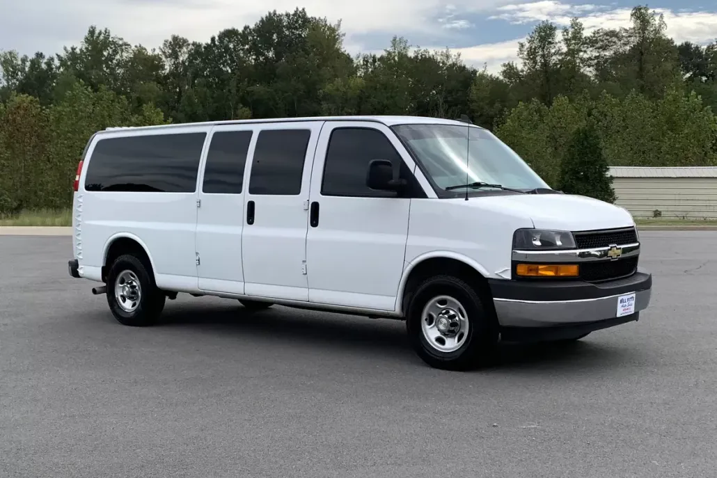 2021 Chevrolet Express LT 3500 photo 1